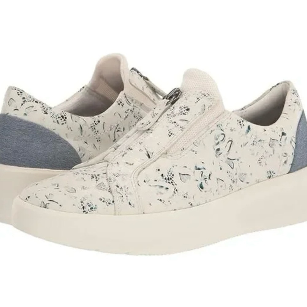 New! Clarks Baskets Layton Rae pour femme, Textile floral bleu.